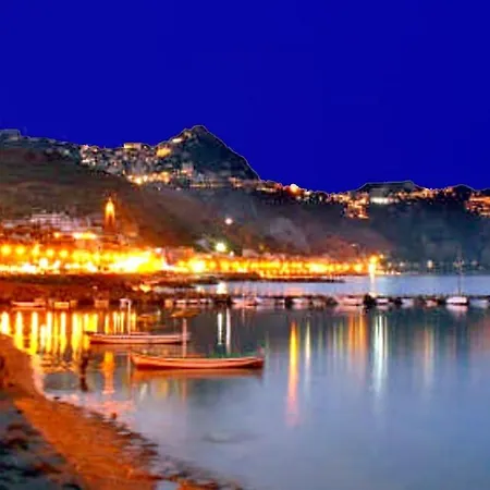 Roberto House Beach - Taormina Mare Giardini Naxos Exterior photo