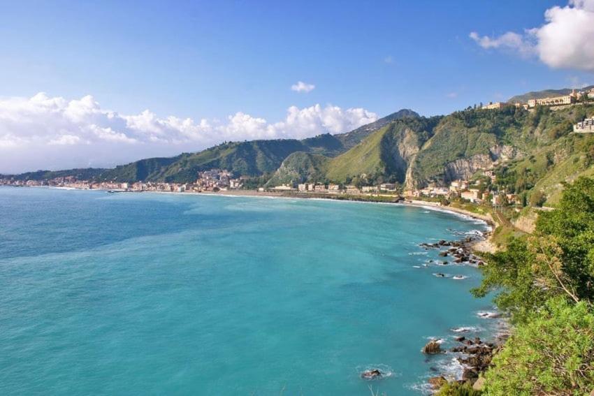 Roberto House - Taormina Mare * Giardini Naxos